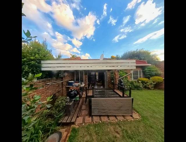 3 BEDROOM TOWNHOUSE FOR SALE IN BIRCHLEIGH